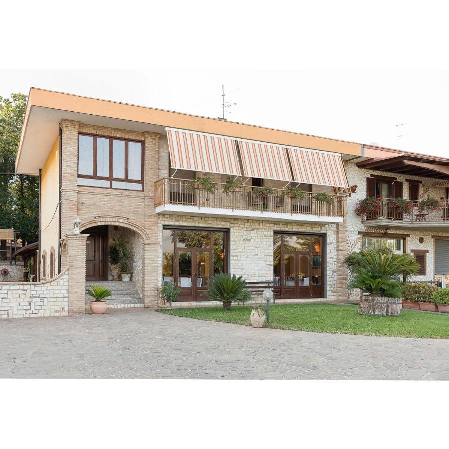 Rooms & Restaurant Il Castagneto カンパーニャ エクステリア 写真